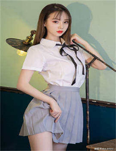 《饭桌上故意张开腿让公H-julia》
