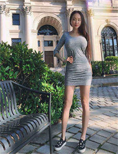 《脱jk裙的美女露小内内无遮挡-妻子的背叛3的电影》