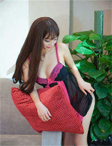 《96国产下药迷倒白嫩美女-江阴车震》